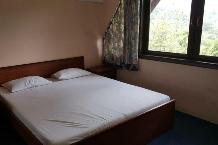 Room 6 of 26