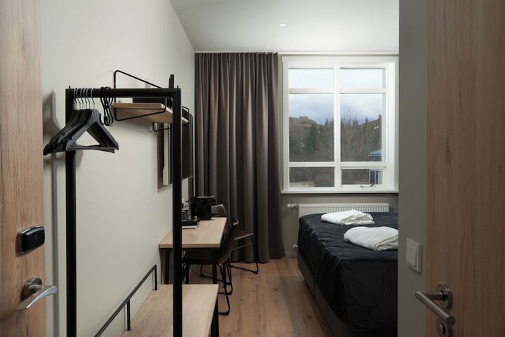 Room 17 of 80