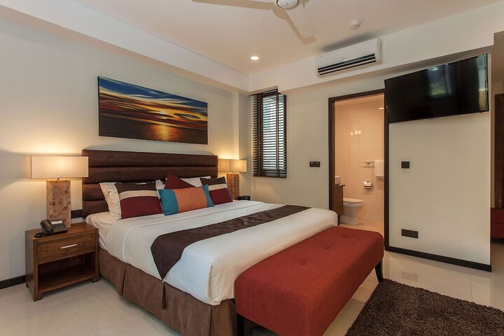 Room 12 of 77