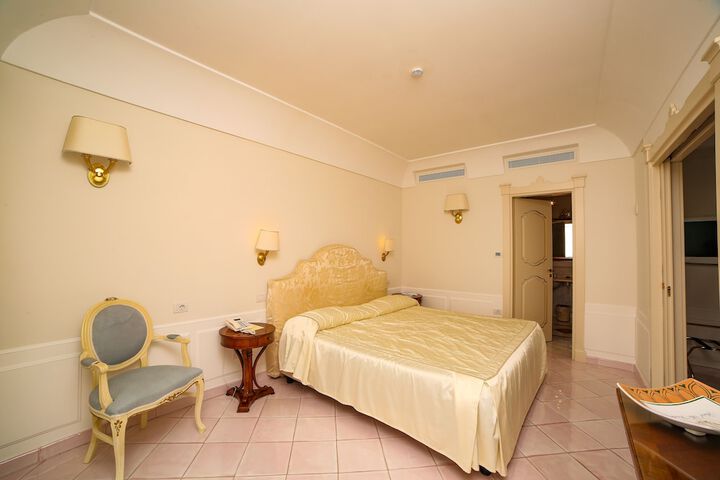Room 17 of 52