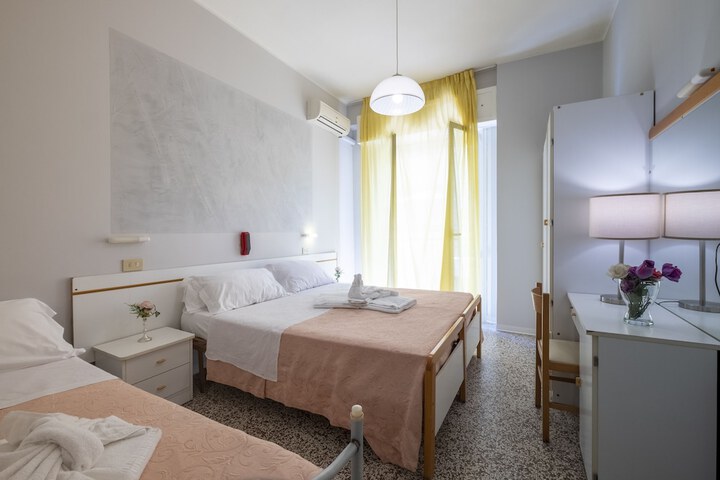 Room 15 of 41