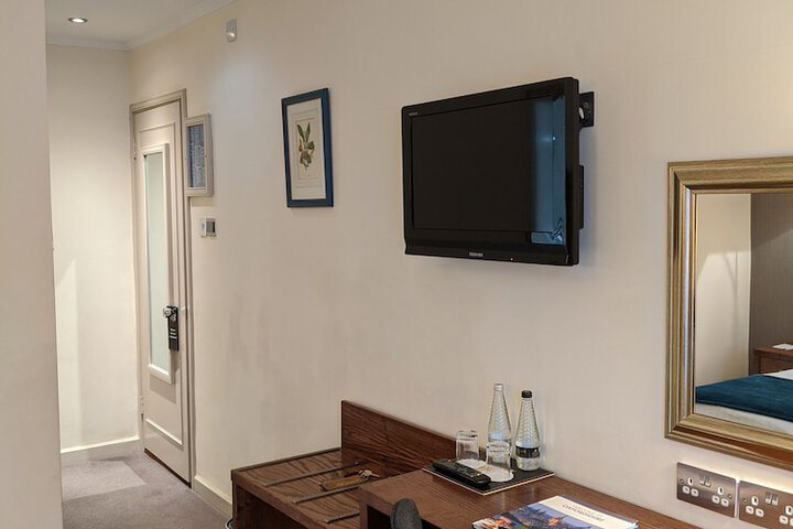 Room 15 of 49