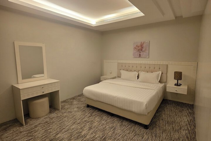 Room 16 of 24