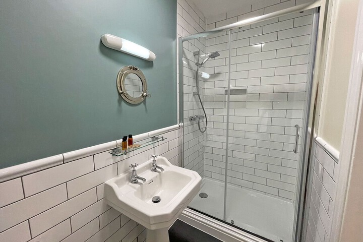 Room 70 of 113
