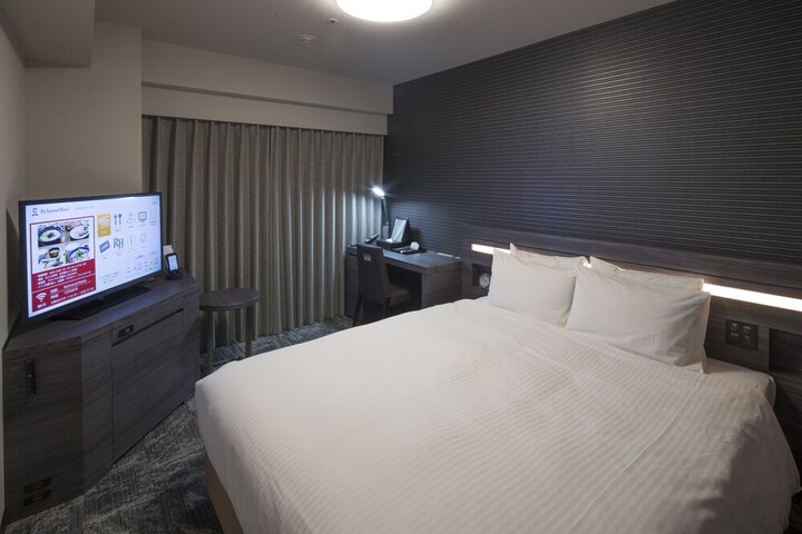 Room 18 of 85
