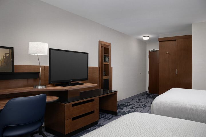 Room 9 of 33