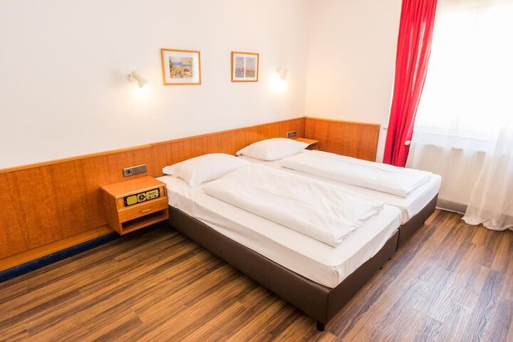 Room 7 of 21