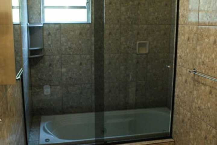 Jetted tub