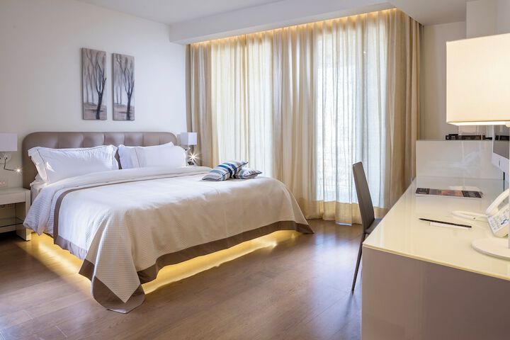 Room 15 of 47