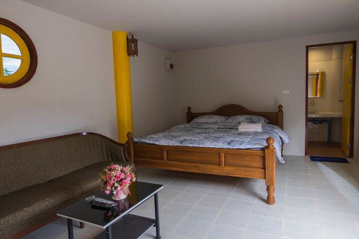 Room 9 of 35