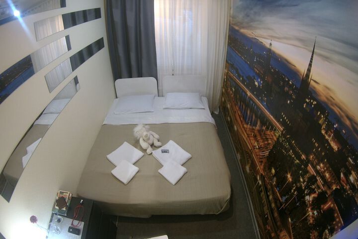 Room 4 of 11