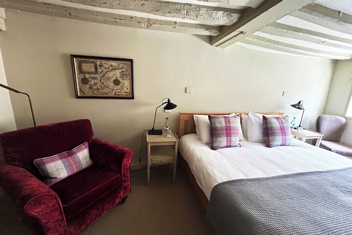 Room 17 of 27