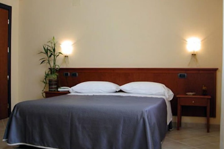 Room 10 of 74