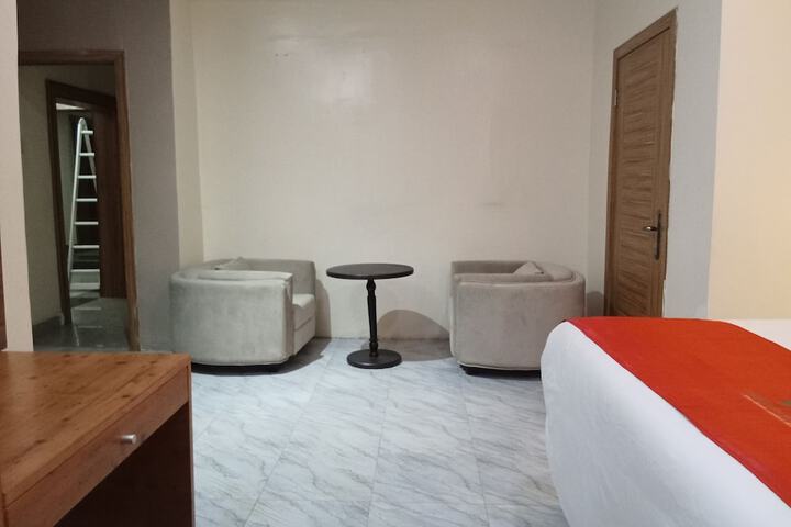 Room 2 of 43