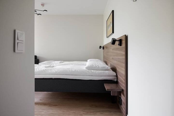 Room 105 of 162