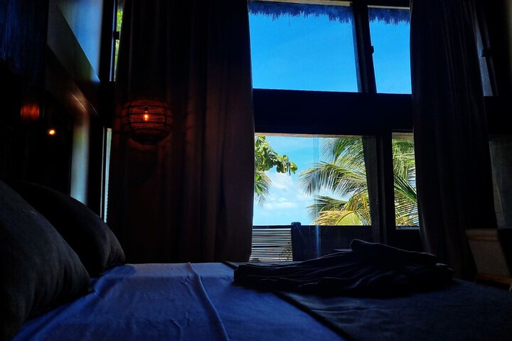 Room 42 of 80