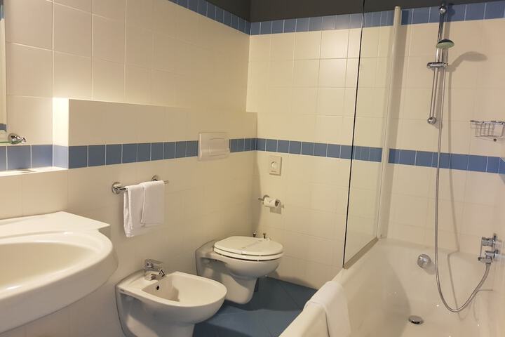 Room 9 of 46