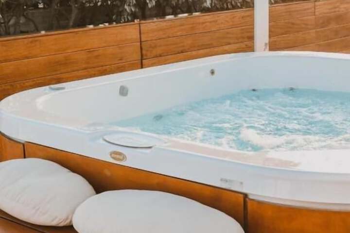Hot Tub 51 of 119