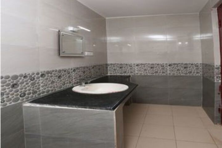Room 3 of 27