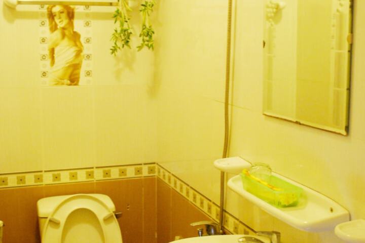 Room 21 of 32