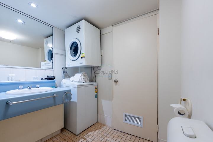 Room 30 of 48