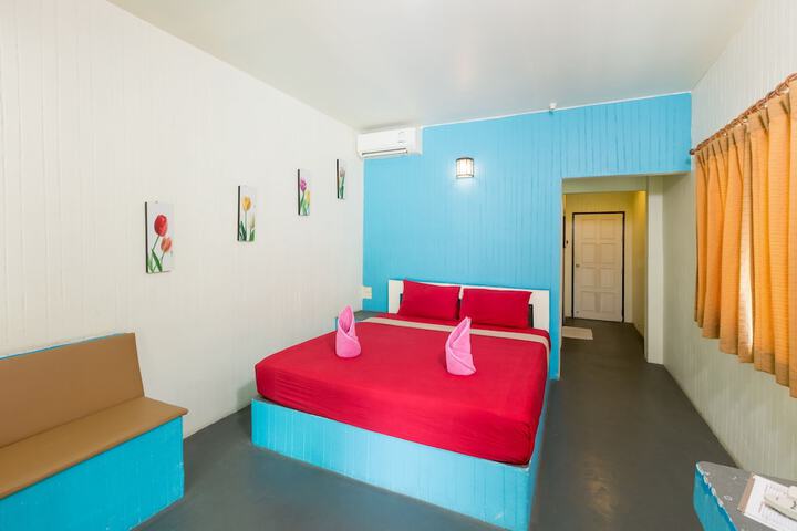 Room 11 of 83