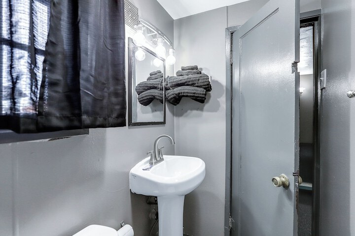 Room 3 of 18