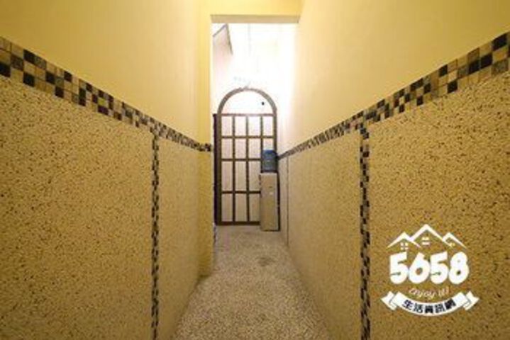 Ballroom/Hall 111 of 118