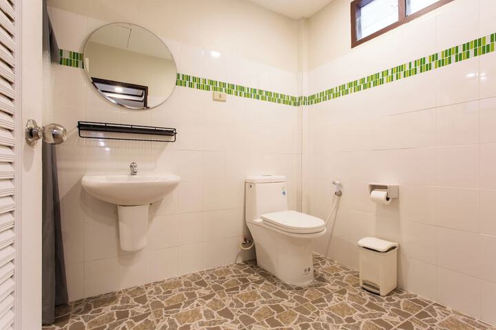 Room 12 of 41
