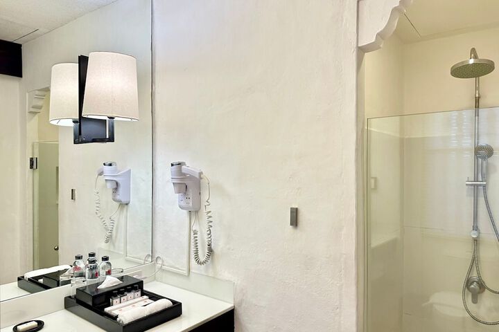 Room 49 of 92