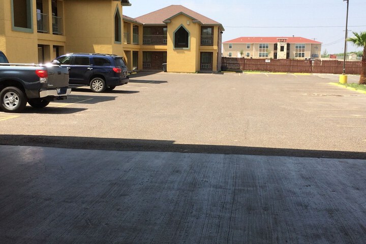 Property Grounds 34 of 39