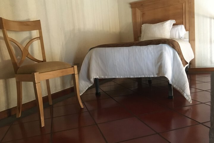 Room 6 of 87