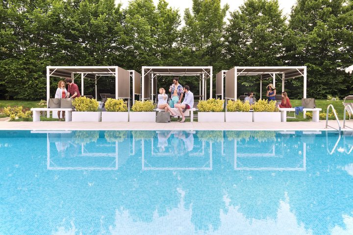 Pool Hotel