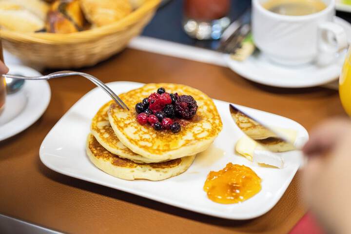 Breakfast/Coffee Service 92 of 132