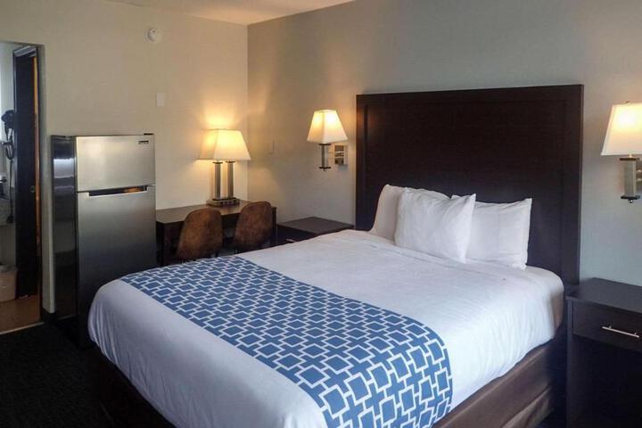 1 Queen Bed Efficiency (1 of 6)