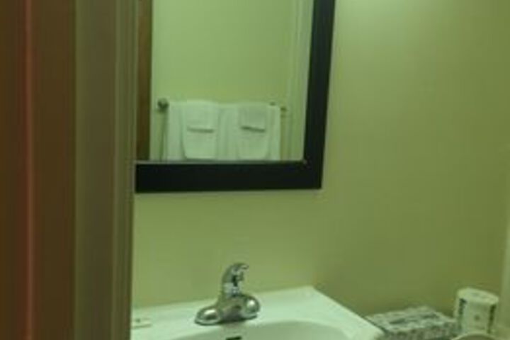 Room 2 of 25