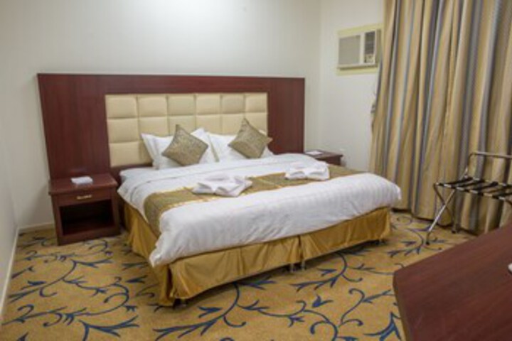 Room 8 of 17