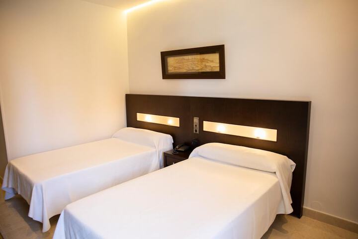 Room 15 of 68