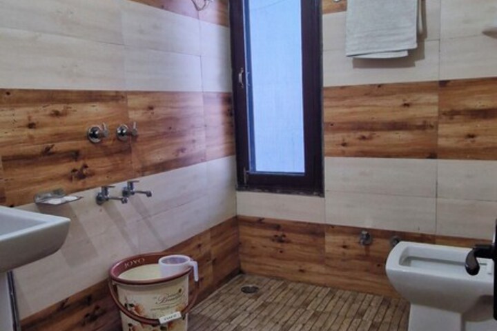 Room 13 of 26