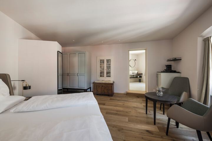 Room 8 of 36