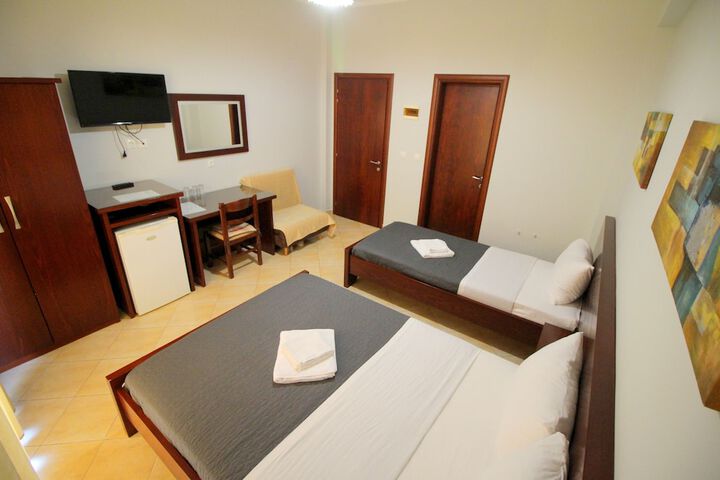 Room 43 of 245