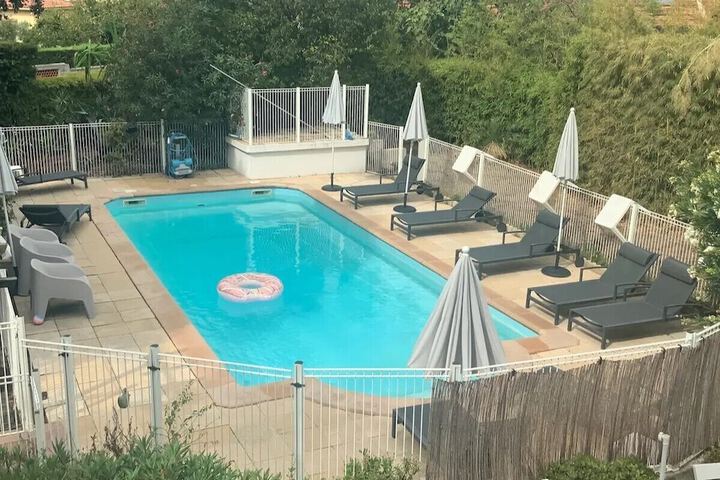 Pool 34 of 52