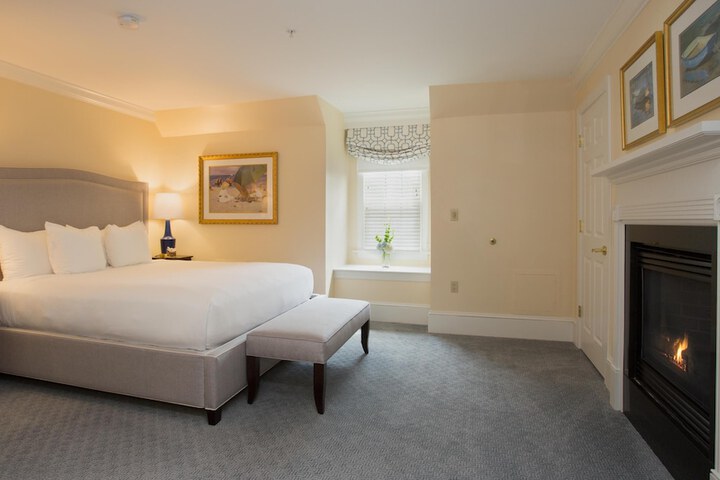 Room 33 of 194