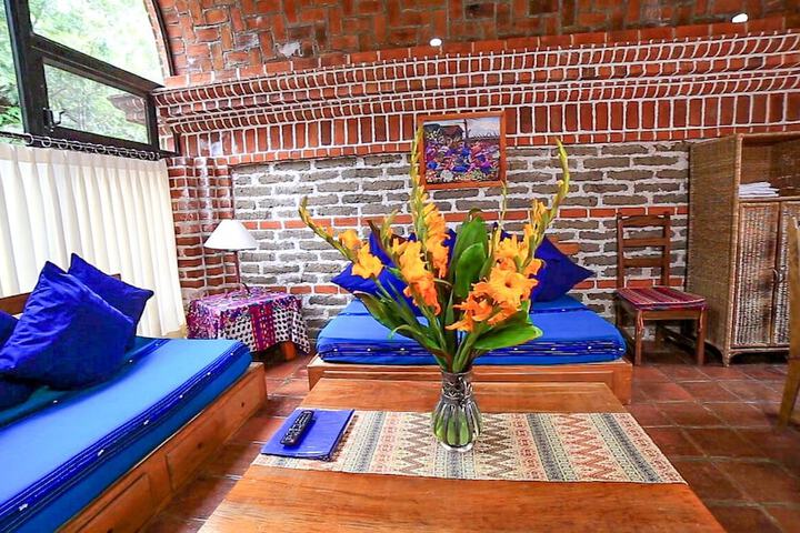 Room 28 of 143