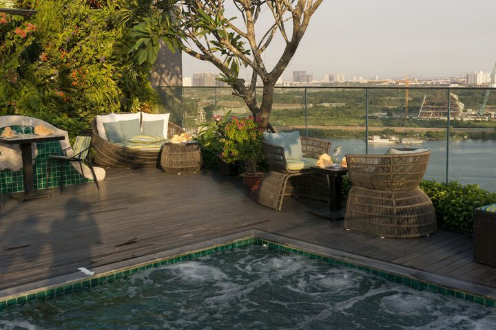 Hotel with Pool