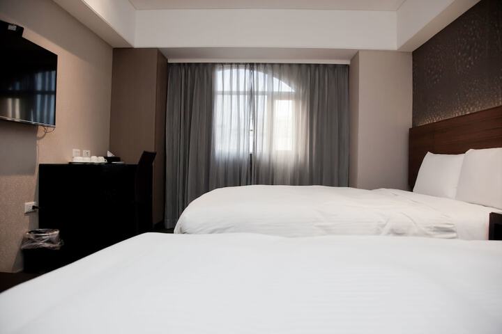 Room 46 of 95