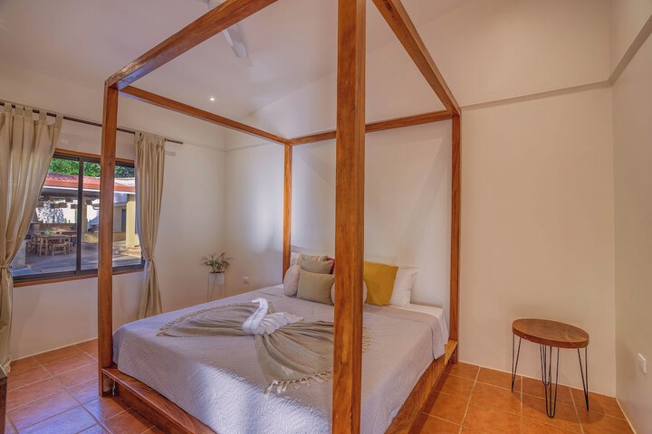 Room 4 of 31