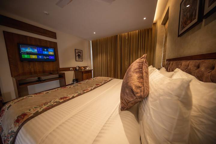 Room 32 of 87