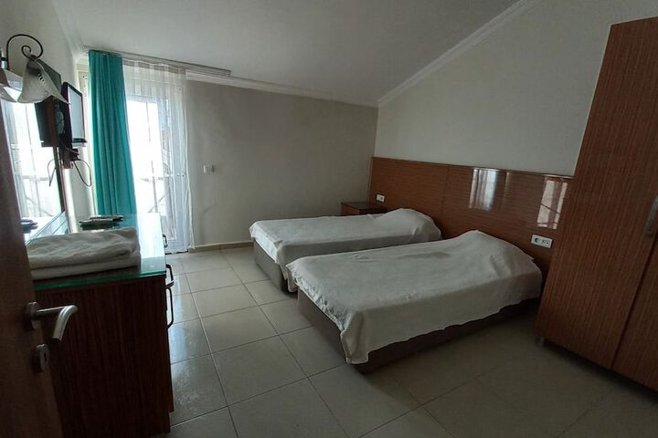 Room 10 of 47