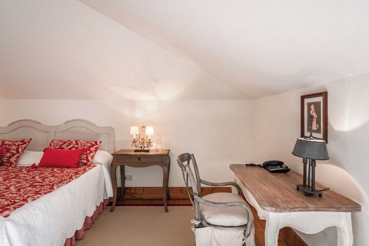 Room 34 of 154